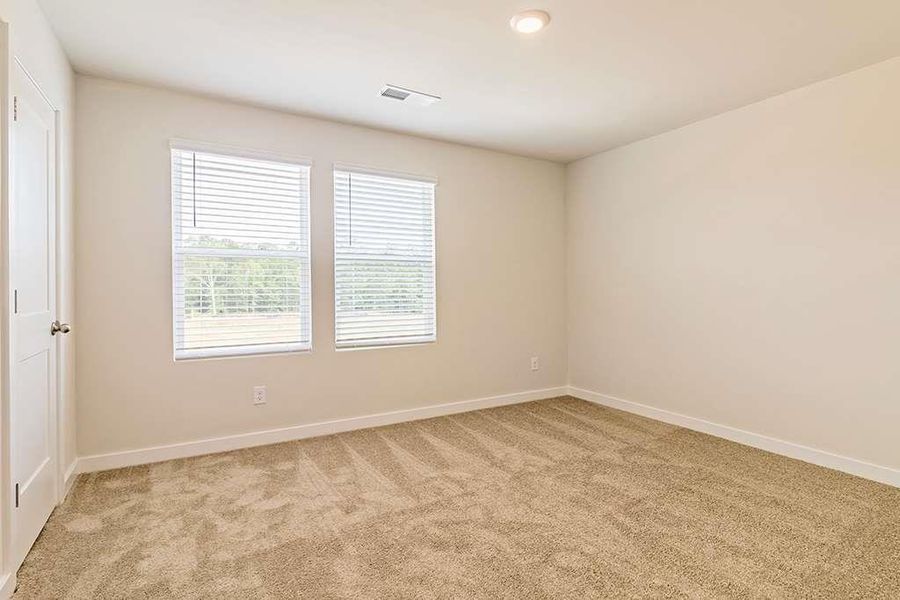 Spacious, unfurnished interior of a new home in Southern Hills, McDonough (Image 16).