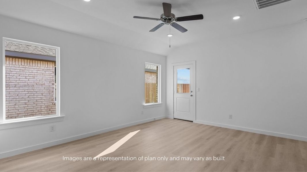 Spacious, unfurnished interior of a new home in Terra Vista, Lubbock (Image 11).