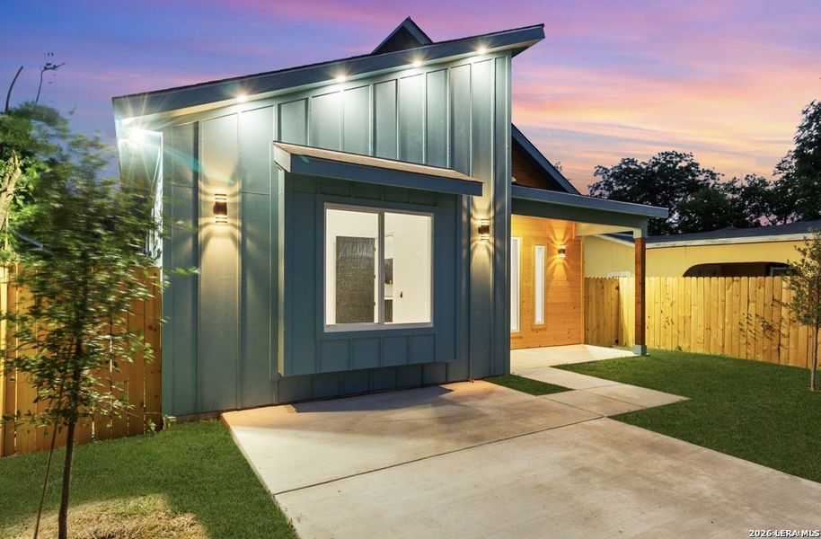 Exterior details and patio area of a home in , San Antonio (Image 14).