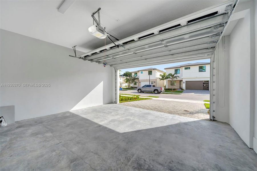 Spacious, unfurnished interior of a new home in Marina Landings, Fort Lauderdale (Image 45).