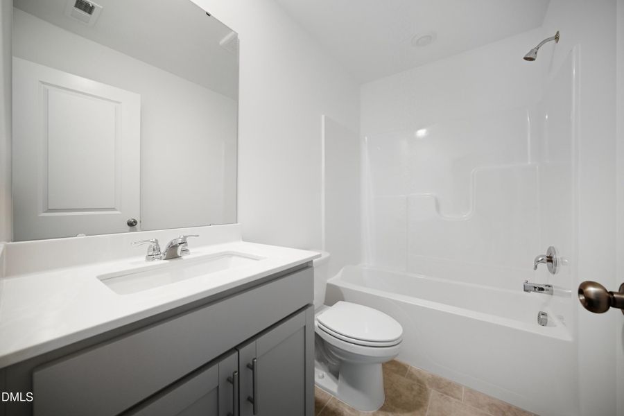 SUN_ElmGrove_Pic_Wyatt_Bath3_1of1 SUN_ElmGrove_Pic_Wyatt_Bath3_1of1