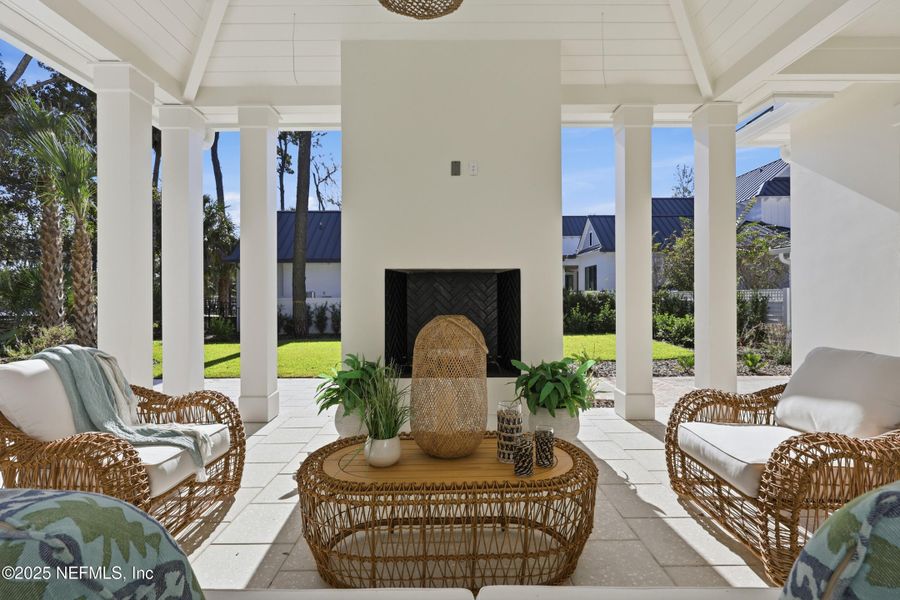 Exterior details and patio area of a home in , Ponte Vedra (Image 44).