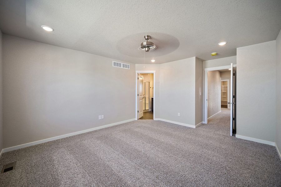 Spacious, unfurnished interior of a new home in Ridge at Lorson Ranch, Colorado Springs (Image 17).