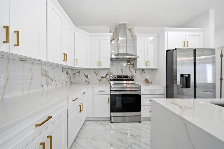 Furnished interior view inside a new home in , Altamonte Springs (Image 5).