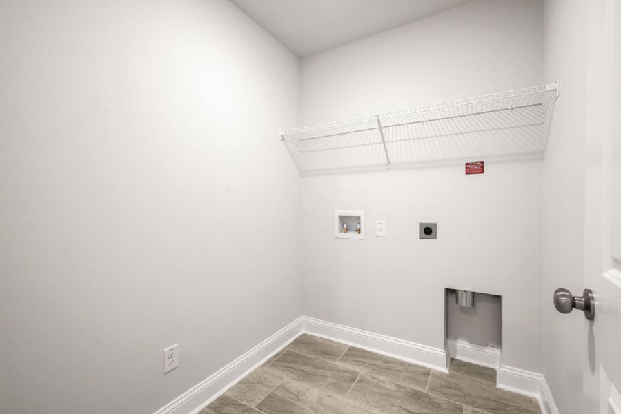 Spacious, unfurnished interior of a new home in Waterways, Richmond Hill (Image 53).