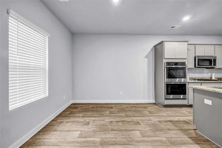 Spacious, unfurnished interior of a new home in Palmetto Oaks Phase III, Palmetto (Image 35). Spacious, unfurnished interior of a new home in Palmetto Oaks Phase III, Palmetto (Image 35).