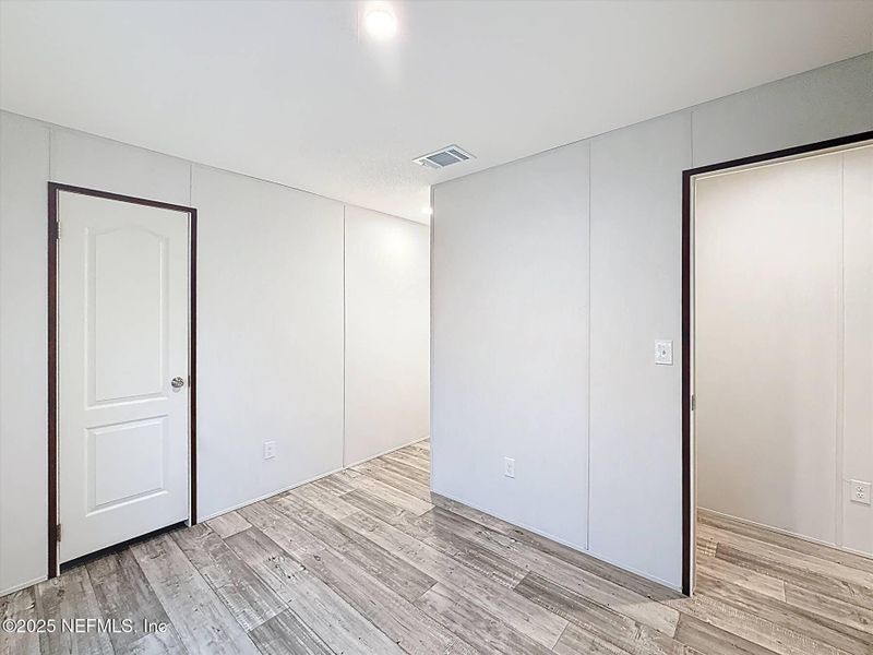 Spacious, unfurnished interior of a new home in , Hawthorne (Image 40).