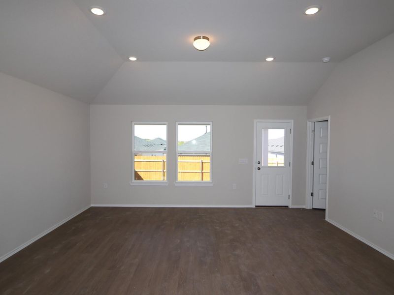 Spacious, unfurnished interior of a new home in Marble Creek Crossing, Austin (Image 14).