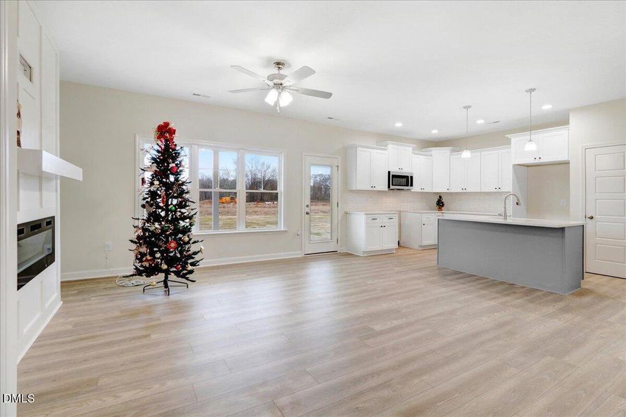 17-307 Creeks Edge Dr-17