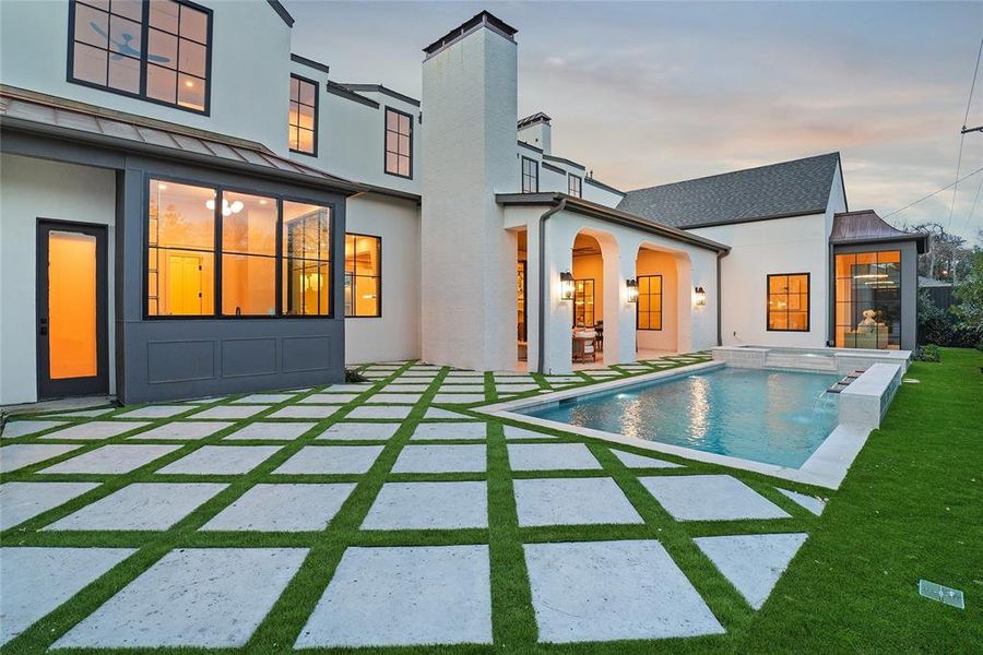 Exterior details and patio area of a home in , Dallas (Image 4).