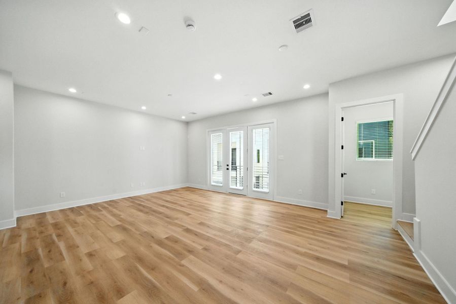 Spacious, unfurnished interior of a new home in Bauer Crossing, Houston (Image 18). Spacious, unfurnished interior of a new home in Bauer Crossing, Houston (Image 18).