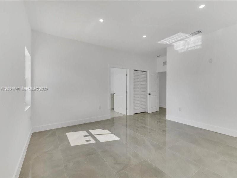 Spacious, unfurnished interior of a new home in , Fort Lauderdale (Image 5). Spacious, unfurnished interior of a new home in , Fort Lauderdale (Image 5).