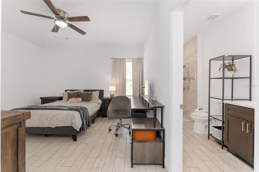 Furnished interior view inside a new home in , Ocala (Image 11).