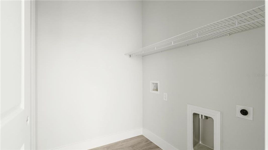 Spacious, unfurnished interior of a new home in , Ocala (Image 33).