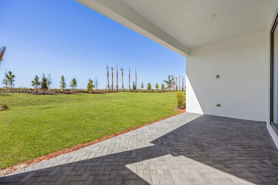Exterior details and patio area of a home in , Port St. Lucie (Image 3).