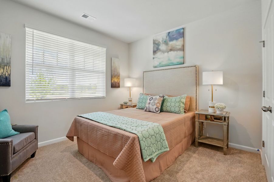 Photo representation of the Shenandoah plan. Colors, finishes and options will vary.