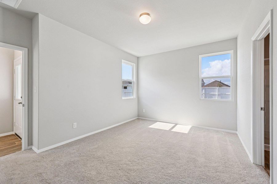 Spacious, unfurnished interior of a new home in Harvest Ridge, Elgin (Image 23).