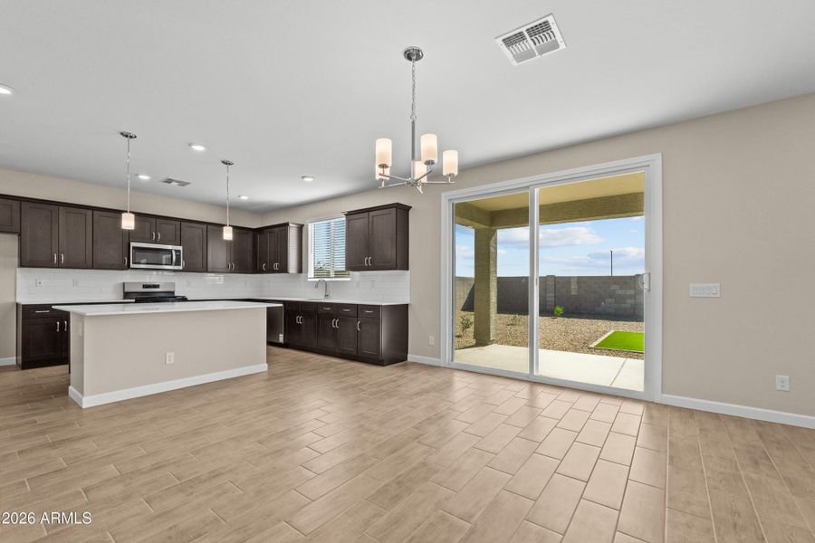 16805 W Cavedale Dr-08