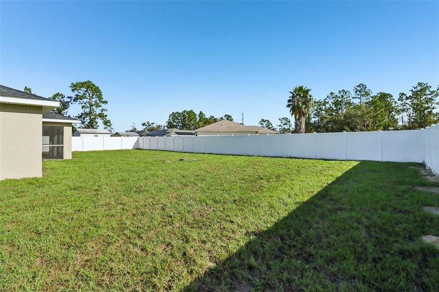 Exterior details and patio area of a home in , Ocala (Image 3).