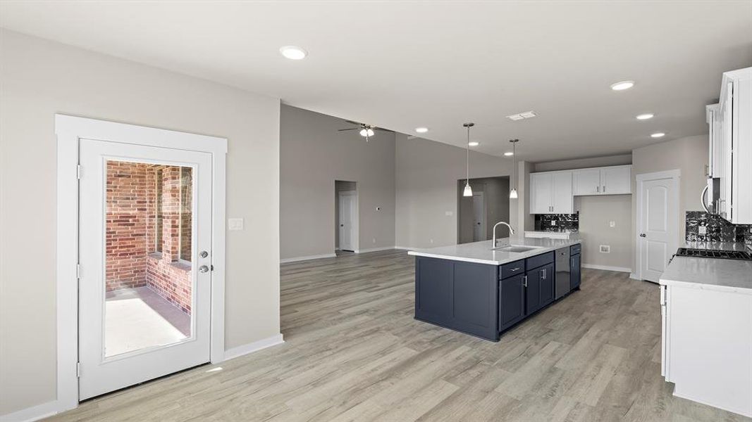 12. 1323 Burgess - Dining (2) 12. 1323 Burgess - Dining (2)