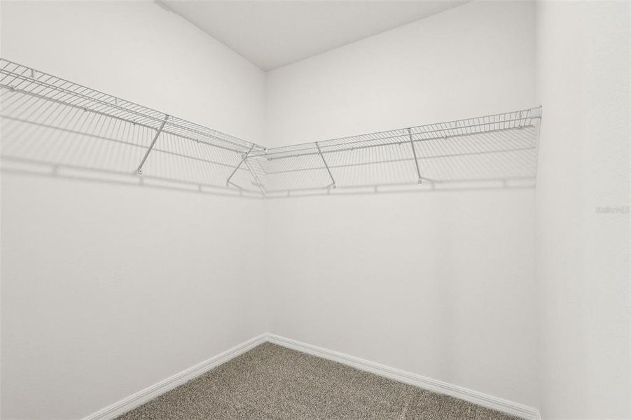 Spacious, unfurnished interior of a new home in , Lake Alfred (Image 30).