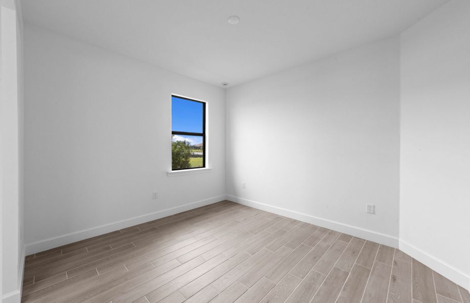 Spacious, unfurnished interior of a new home in Del Webb Naples, Immokalee (Image 12).