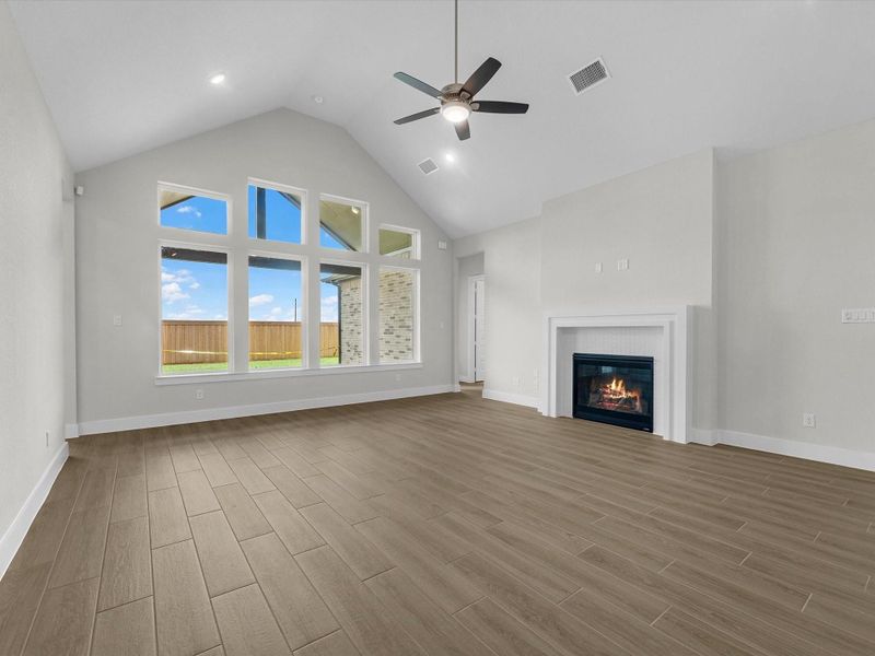 Spacious, unfurnished interior of a new home in Dunham Pointe, Cypress (Image 16).