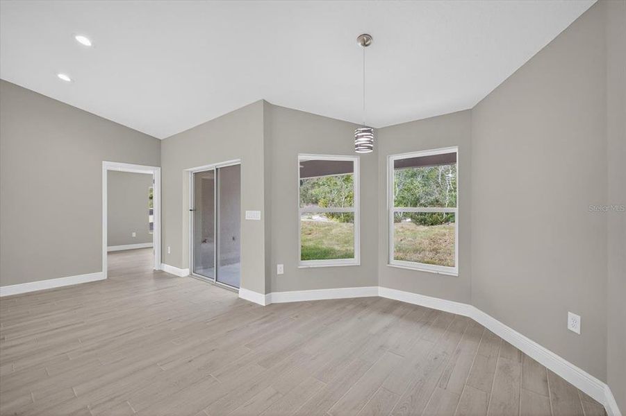 Spacious, unfurnished interior of a new home in , Spring Hill (Image 18).