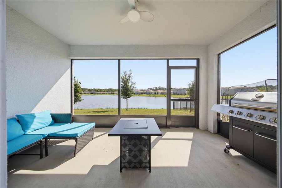 Exterior details and patio area of a home in , St. Cloud (Image 3).