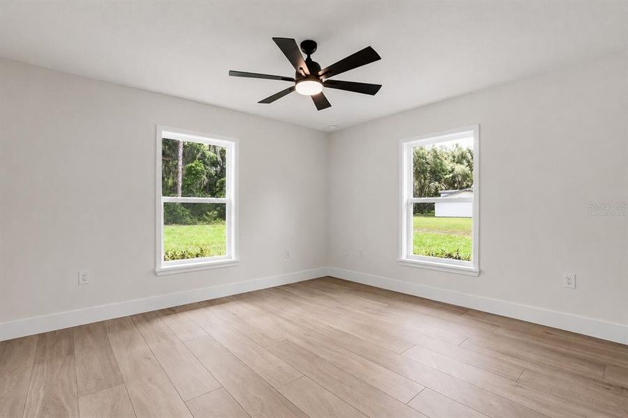 Spacious, unfurnished interior of a new home in , Umatilla (Image 34).