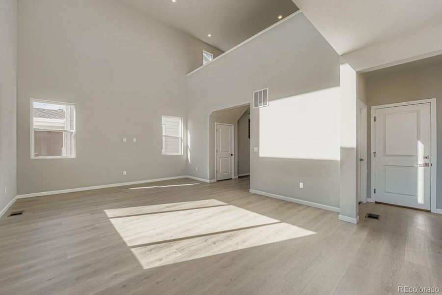 Spacious, unfurnished interior of a new home in Wolf Creek Run, Strasburg (Image 26).