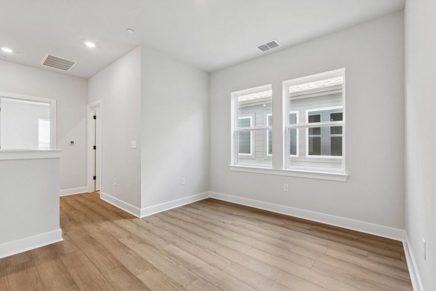Spacious, unfurnished interior of a new home in The Twilight at Goodnight Ranch, Austin (Image 17).