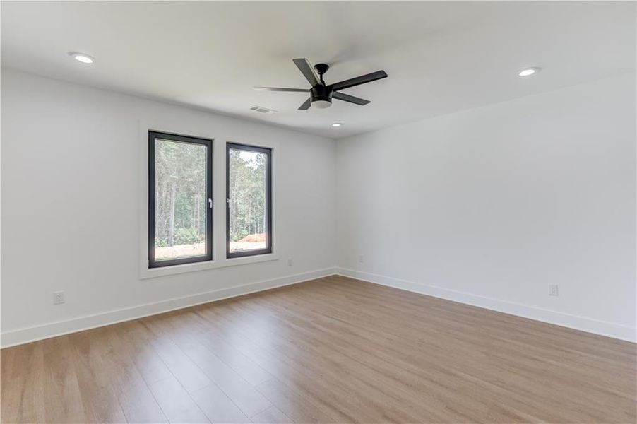Spacious, unfurnished interior of a new home in , Auburn (Image 25).