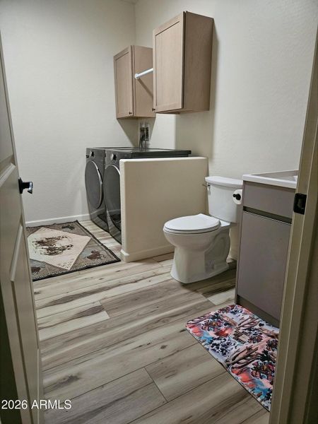 21542 W GALVIN Laundry