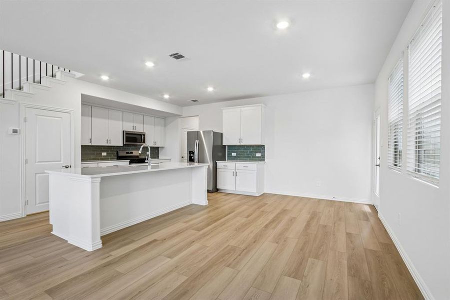 Furnished interior view inside a new home in Oak Ridge Park, Corinth (Image 5).