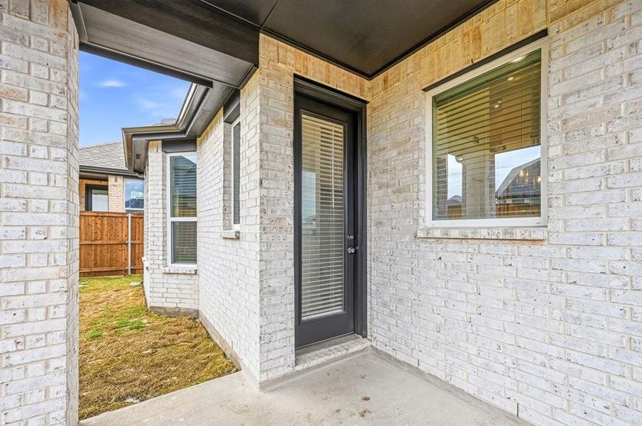 Exterior details and patio area of a home in Hillstead, Lavon (Image 3).
