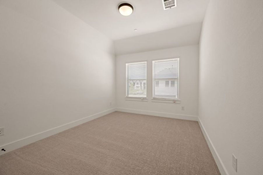 Spacious, unfurnished interior of a new home in Chelsea Commons, Allen (Image 32).