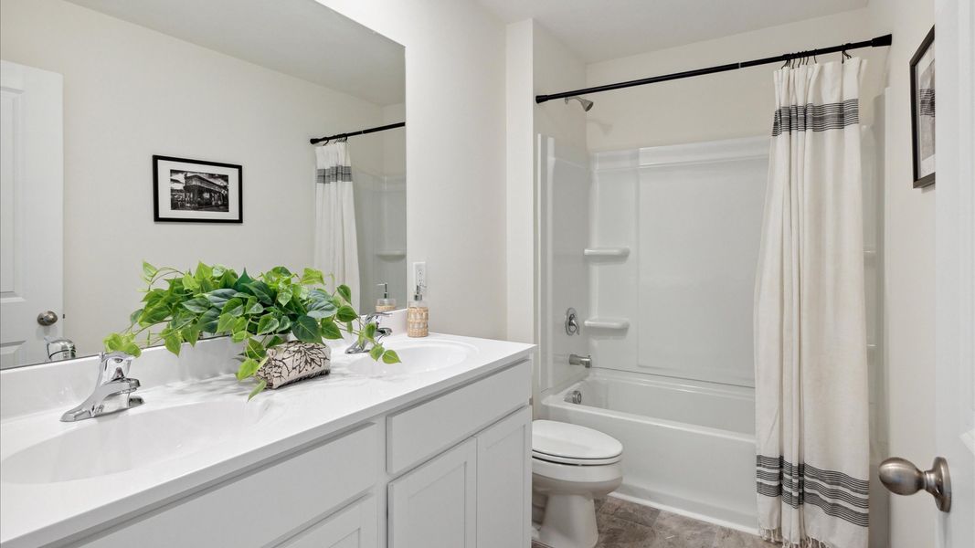 Furnished interior view inside a new home in Emory Creek, Harriman (Image 19).