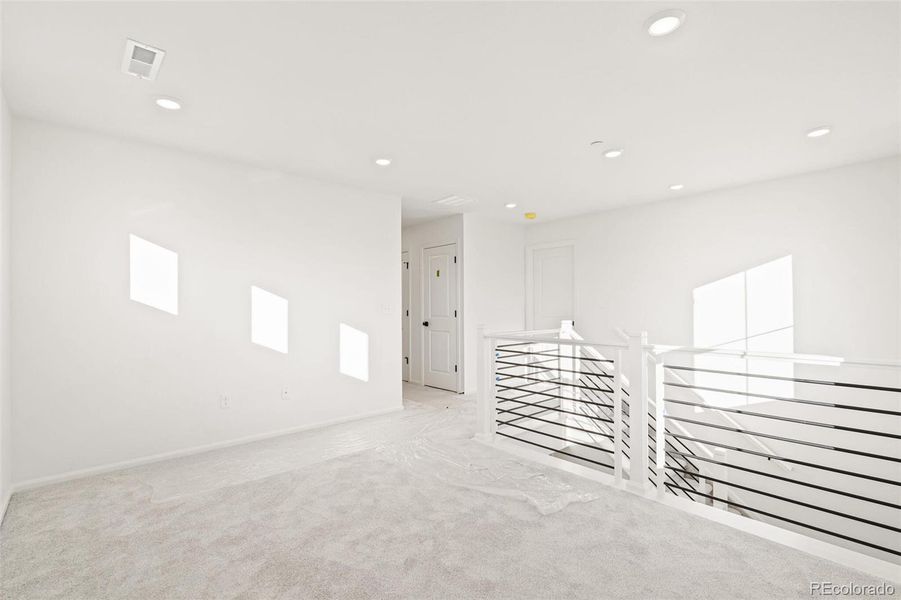 Spacious, unfurnished interior of a new home in The Nest Classic at Canyon Creek, Erie (Image 28).