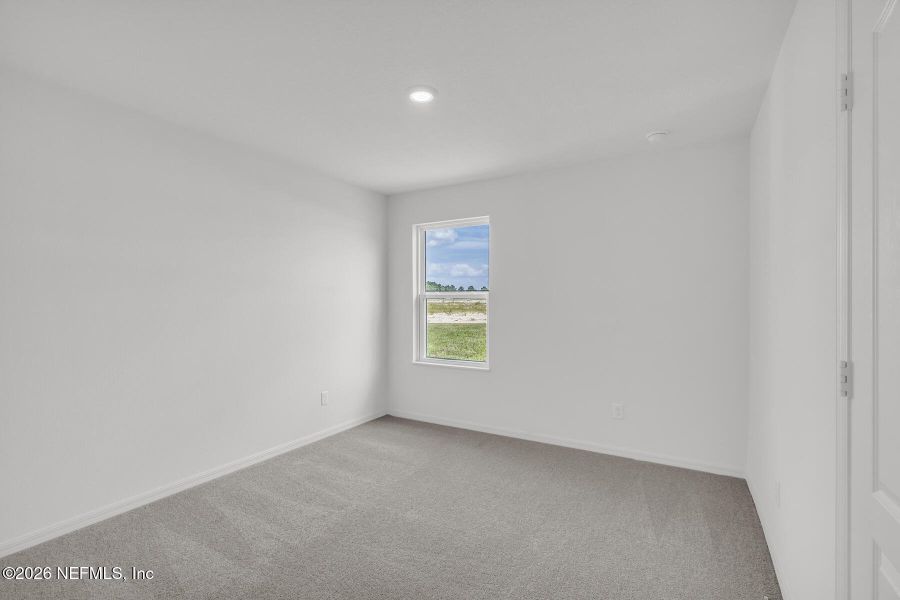 Spacious, unfurnished interior of a new home in Rolling Hills, Green Cove Springs (Image 17).