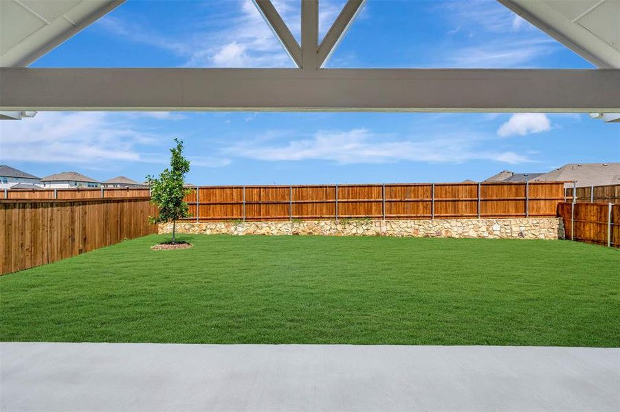 Exterior details and patio area of a home in Heritage Ranch, Sherman (Image 20). Exterior details and patio area of a home in Heritage Ranch, Sherman (Image 20).