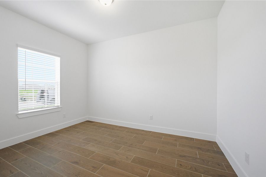 Spacious, unfurnished interior of a new home in Bay Creek, Baytown (Image 17).