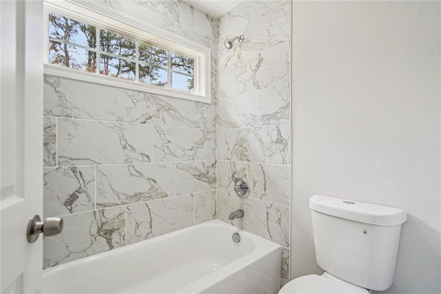 Furnished interior view inside a new home in , Grayson (Image 13).