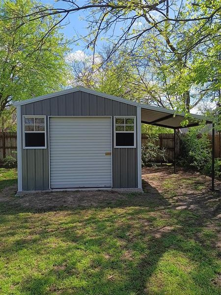 Front exterior of a new home in , Weatherford, TX, highlighting curb appeal (Image 20).