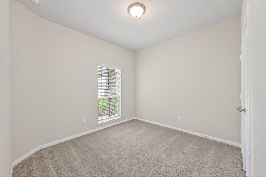 Spacious, unfurnished interior of a new home in Woodland Lakes, Houston (Image 19).