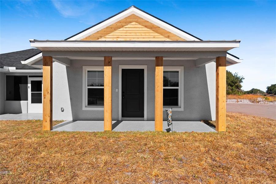 Exterior details and patio area of a home in , Okeechobee (Image 4).