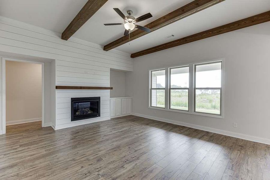 Spacious, unfurnished interior of a new home in , Jefferson (Image 38).