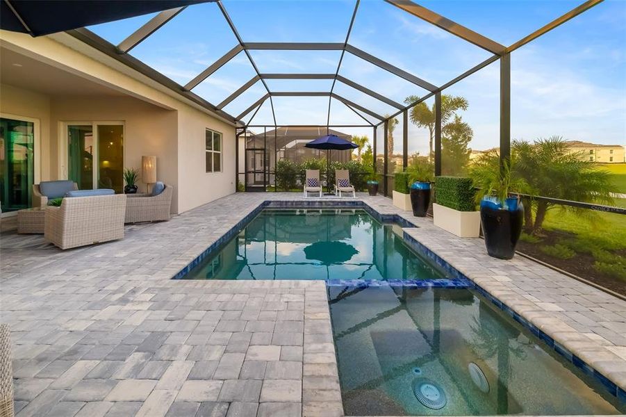 Exterior details and patio area of a home in , Lakewood Ranch (Image 34).