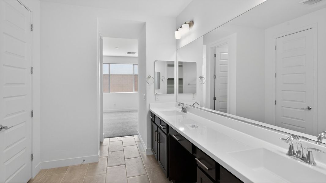 Furnished interior view inside a new home in Paradisi, Surprise (Image 9).