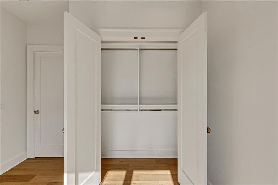 Spacious, unfurnished interior of a new home in , Gainesville (Image 45).